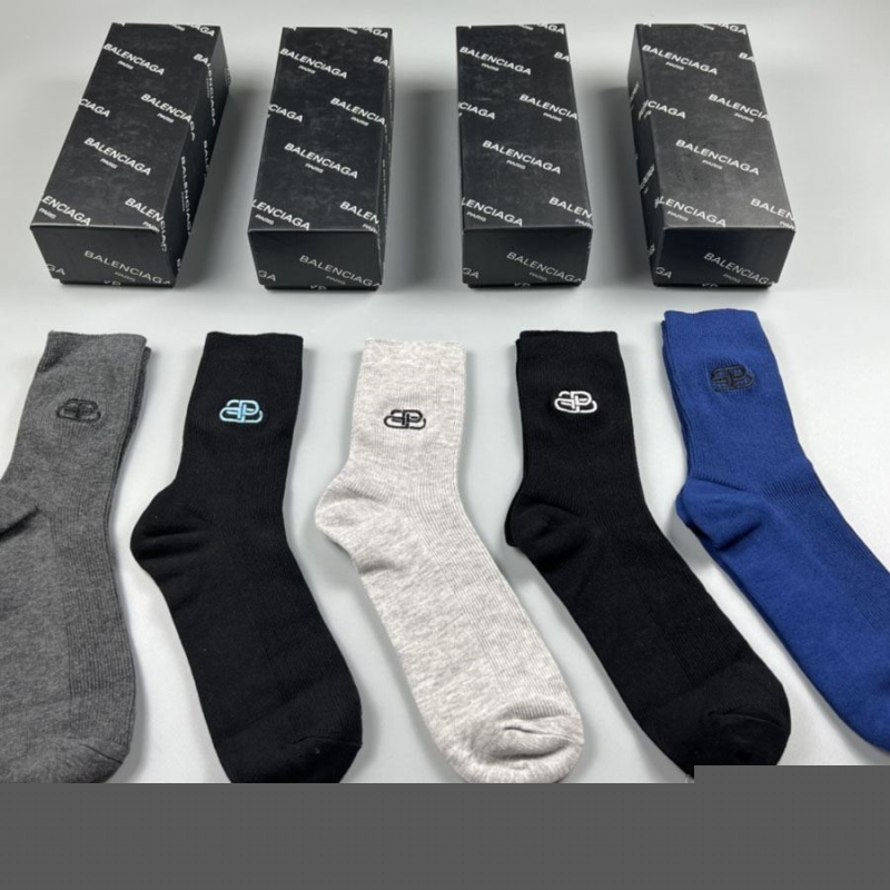 Ba*len*cia*ga socks